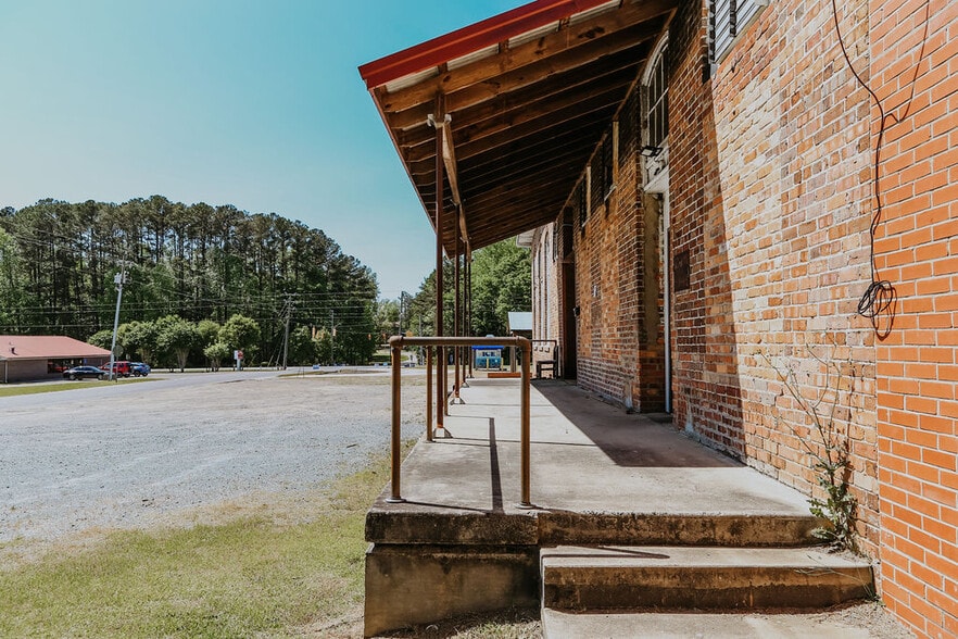 More Photos Of 340 Seaboard St, Vass Warehouse For Sale