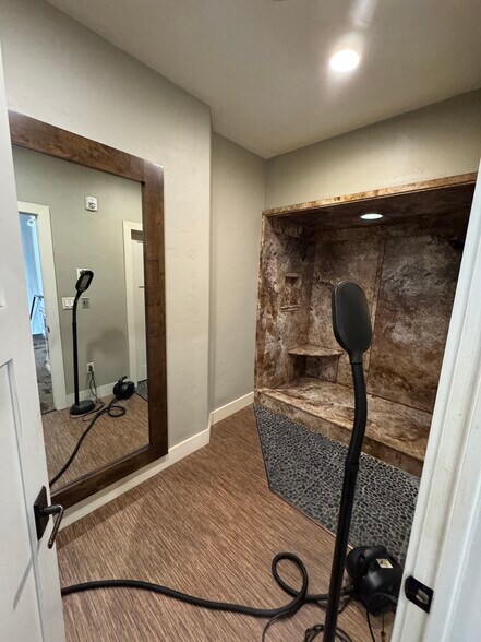 More Photos Of 160 W 2nd S, Rexburg General Retail For Lease