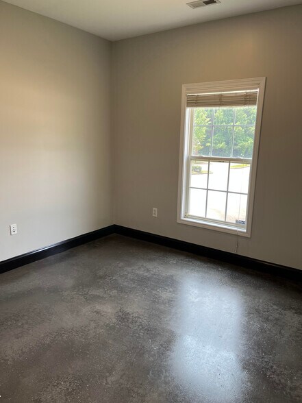 More Photos Of 137-139 Commons Way, Greenville Office For Lease