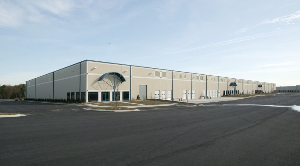 More Photos Of 1700-1790 Ruffin Mill Rd, Colonial Heights Distribution For Lease