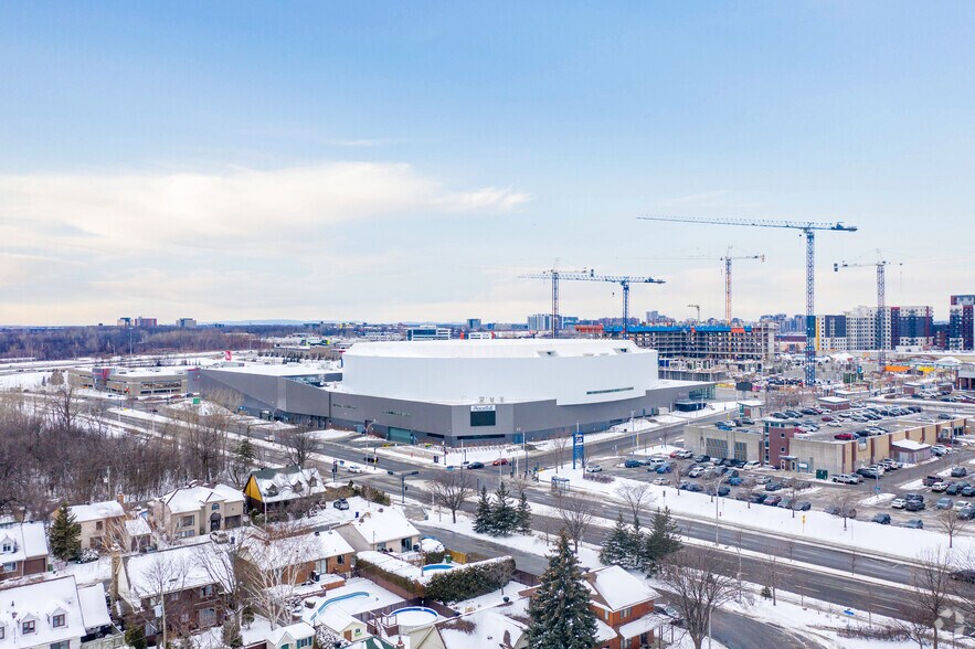 More Photos Of 1950 Rue Claude-Gagné, Laval Theater Concert Hall For Lease