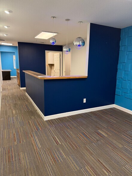 More Photos Of 38 Westwoods Dr, Liberty Office For Lease