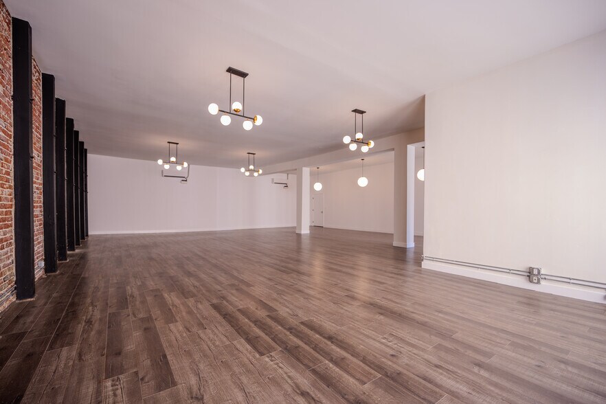 More Photos Of 901-907 S Hill St, Los Angeles Storefront For Lease