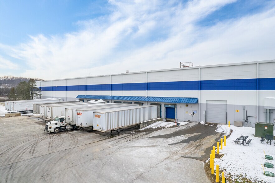 More Photos Of 9775 Commerce Cir, Kutztown Warehouse For Lease