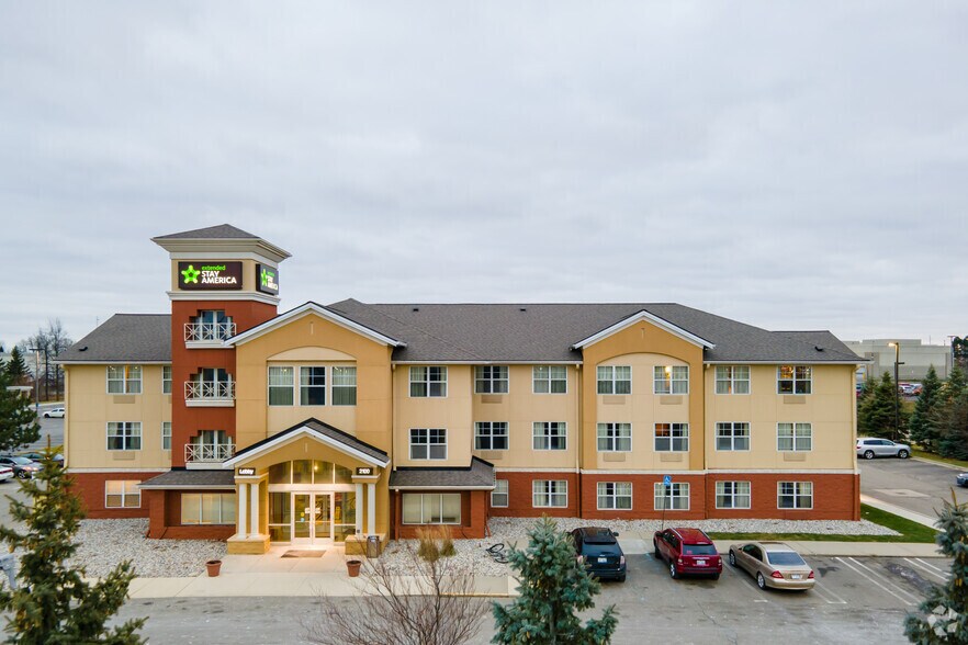 More Photos Of 2100 Featherstone Rd, Auburn Hills Hotel For Sale