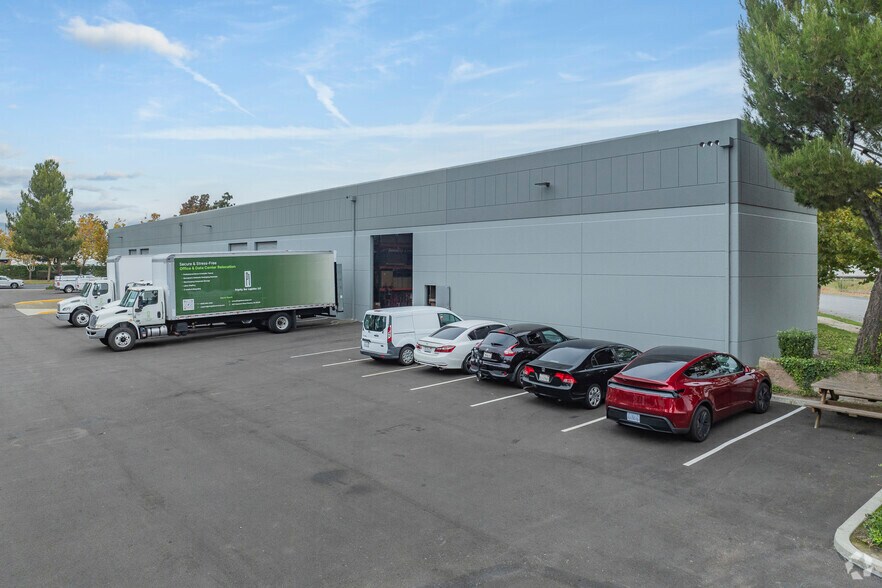 More Photos Of 7300 Central Ave, Newark Warehouse For Lease