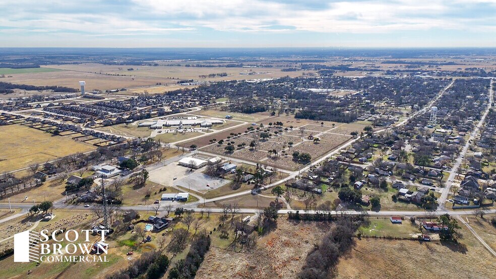 More Photos Of 929 N Washington St, Pilot Point Land For Sale