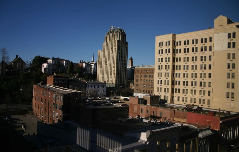 More Photos Of 828 Main St, Lynchburg Office For Lease
