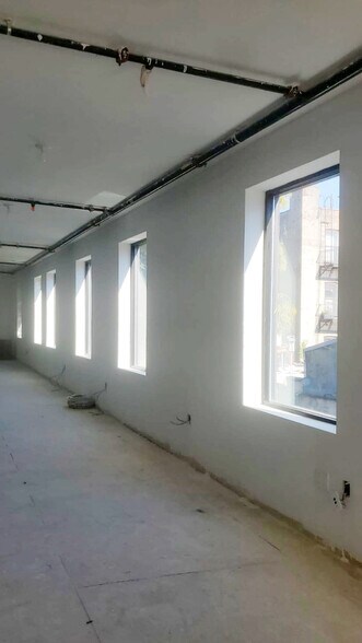 More Photos Of 17 Herkimer Pl, Brooklyn General Retail For Sale