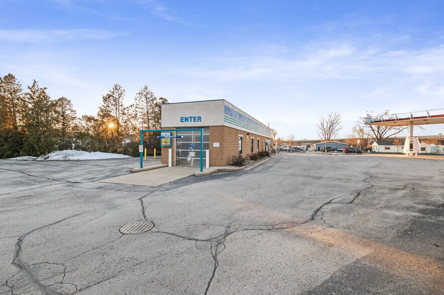 More Photos Of 1855 Velp Ave, Howard Convenience Store For Lease