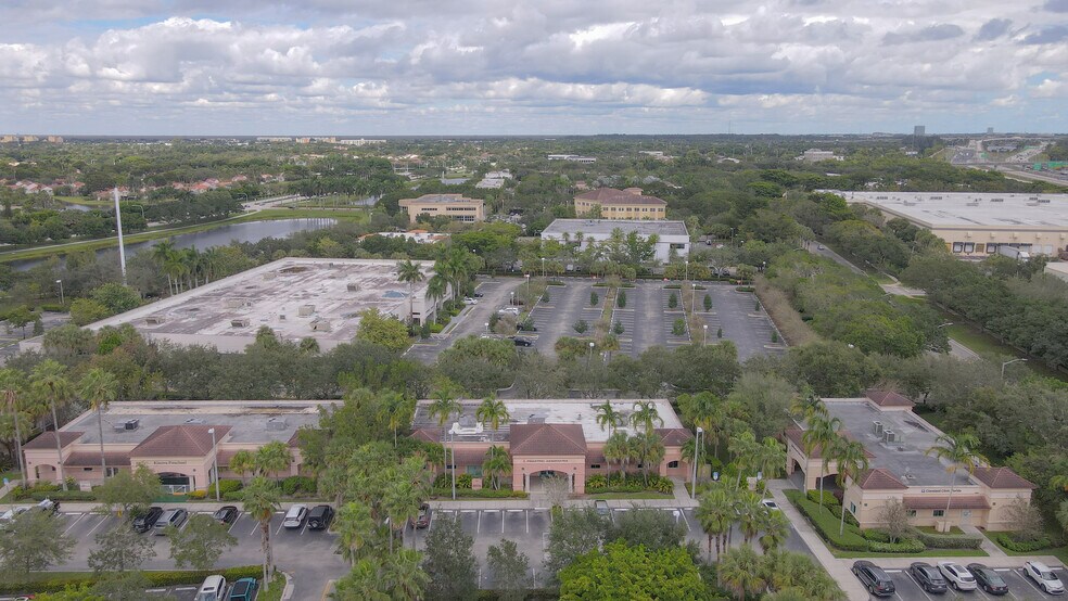 More Photos Of 1835 N Corporate Lakes Blvd, Weston Medical For Sale