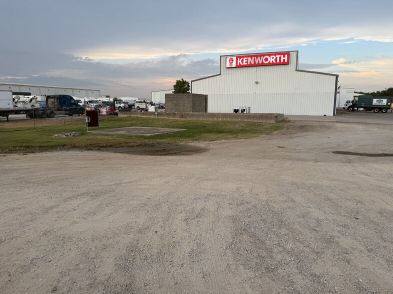 More Photos Of 2269 N Masch Branch Rd, Denton Truck Terminal For Lease