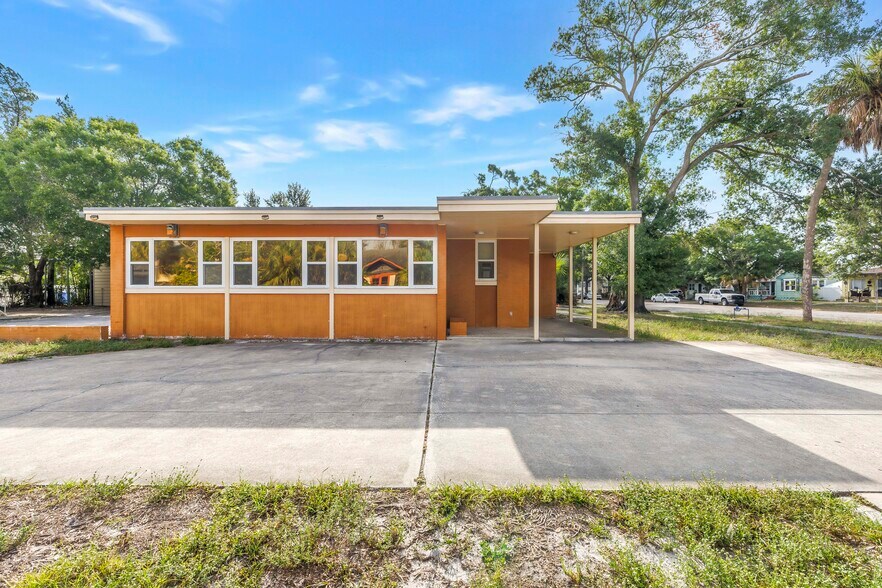 More Photos Of 2363 1st Ave N, Saint Petersburg Office For Sale