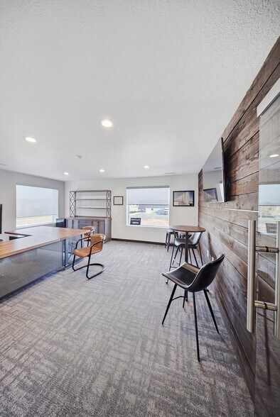 More Photos Of 526 N 400 W, North Salt Lake Office For Sale