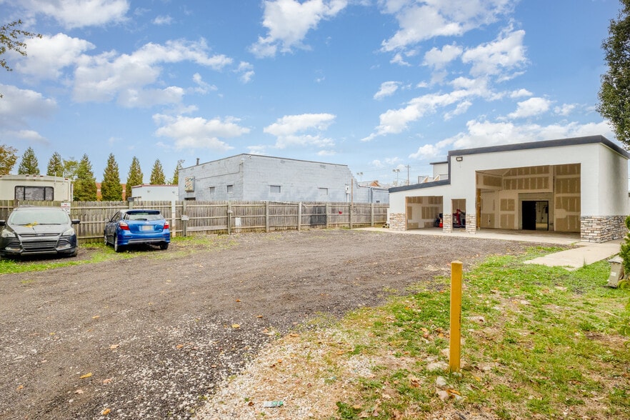 More Photos Of 6603 Dixie Hwy, Florence Freestanding For Sale