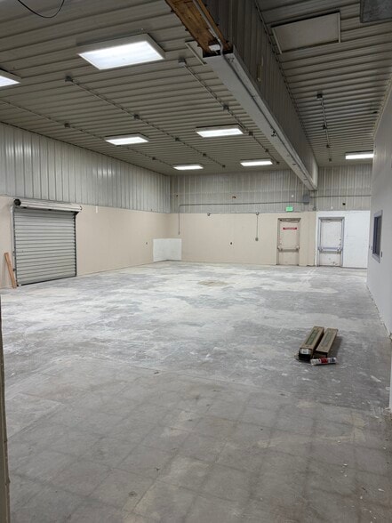 More Photos Of 7737 E 42nd Pl, Tulsa Warehouse For Lease
