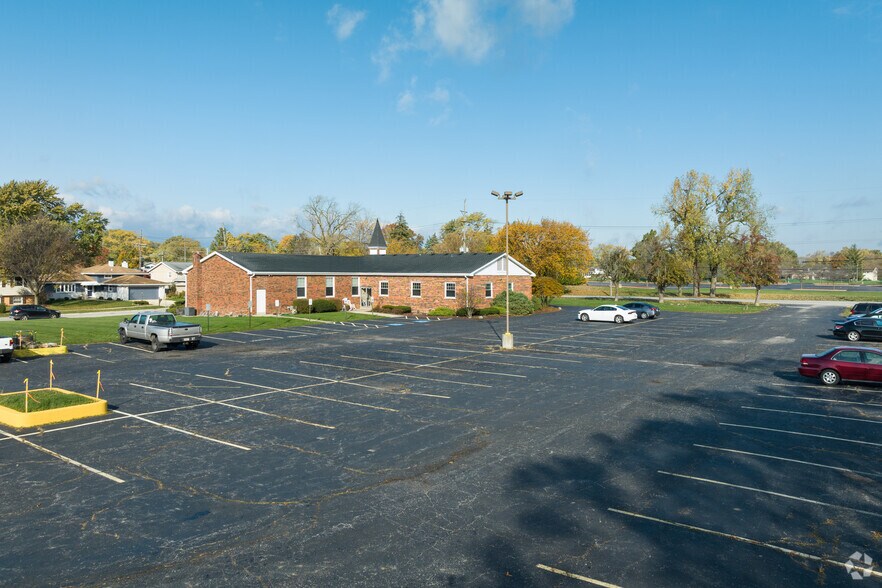 More Photos Of 5333 151st St, Oak Forest Religious Facility For Lease