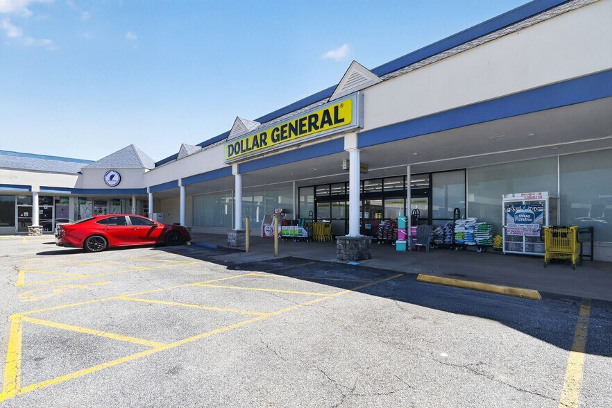 More Photos Of 5701-5777 Godfrey Rd, Godfrey Storefront For Sale