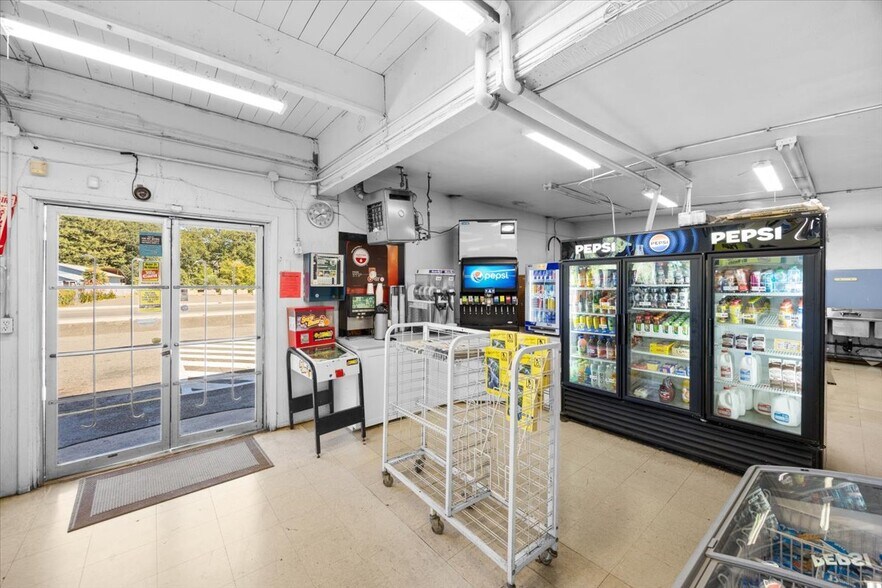 More Photos Of 4432 Carnes Rd, Roseburg Convenience Store For Sale
