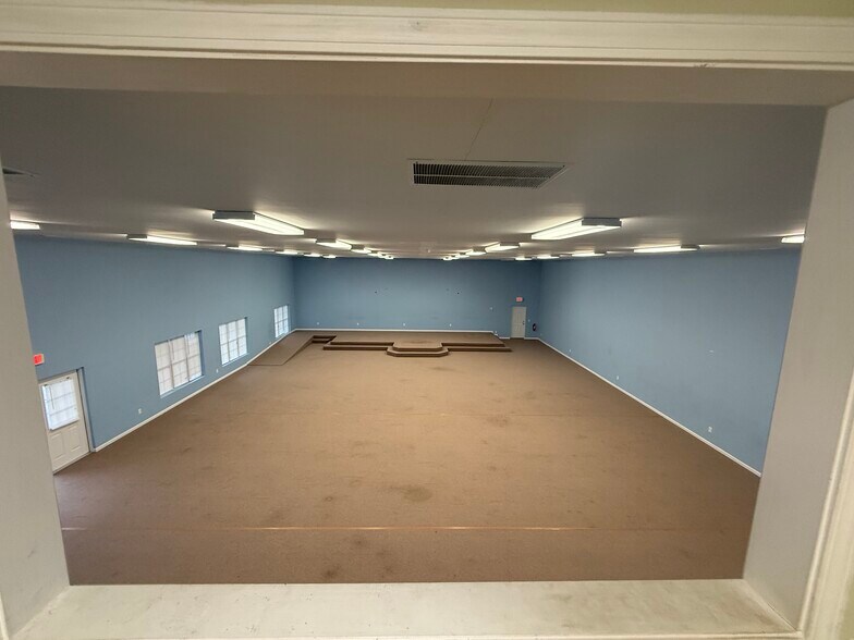 More Photos Of 320 Mill Creek Dr, Hull Religious Facility For Lease