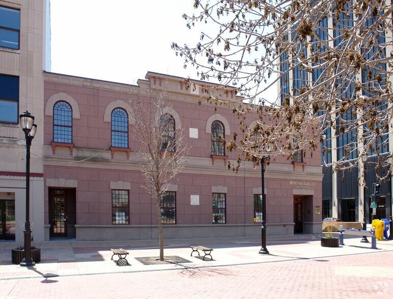 More Photos Of 15 SW Old State Capitol Plz, Springfield Office For Sale