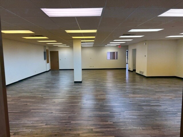 More Photos Of 941 Ashwaubenon St, Green Bay Unknown For Lease