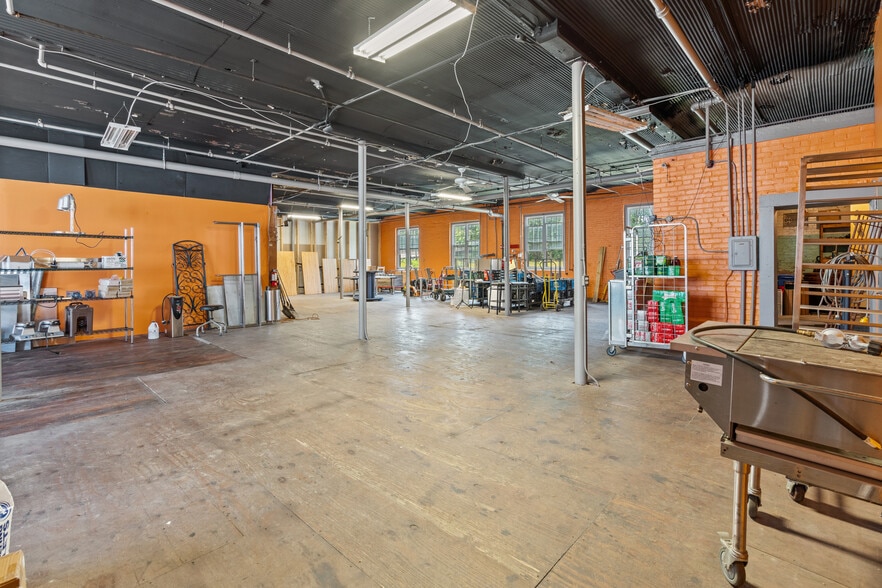 More Photos Of 500 Bridge St, Weissport Restaurant For Sale