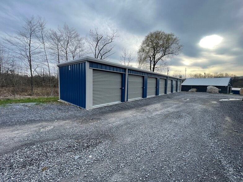 More Photos Of 1122 Amelia Ave, Altoona Self Storage For Sale