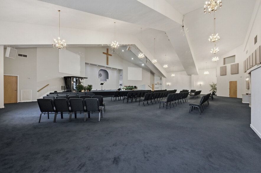More Photos Of 2744 Red Lion Rd, Bear Religious Facility For Lease