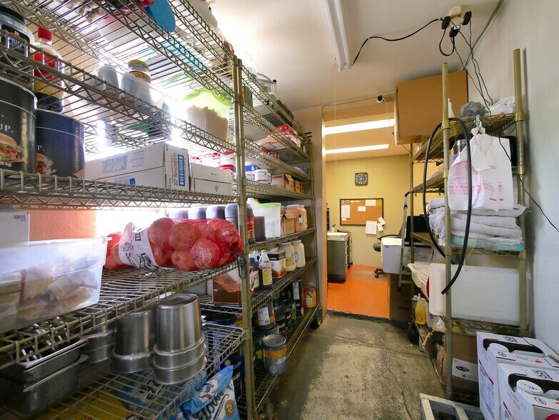 More Photos Of 56721 Ferry Landing Rd, Shadyside Shelter For Sale