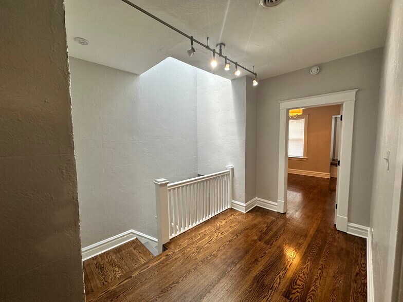 More Photos Of 4734 McPherson Ave, Saint Louis Office For Lease