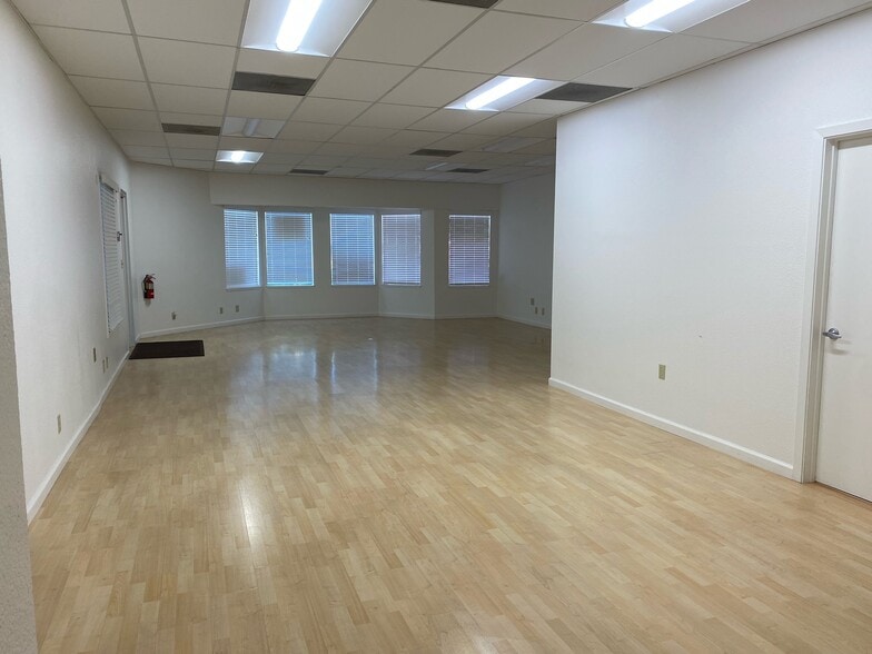 More Photos Of 312 Cernon St, Vacaville Office For Lease