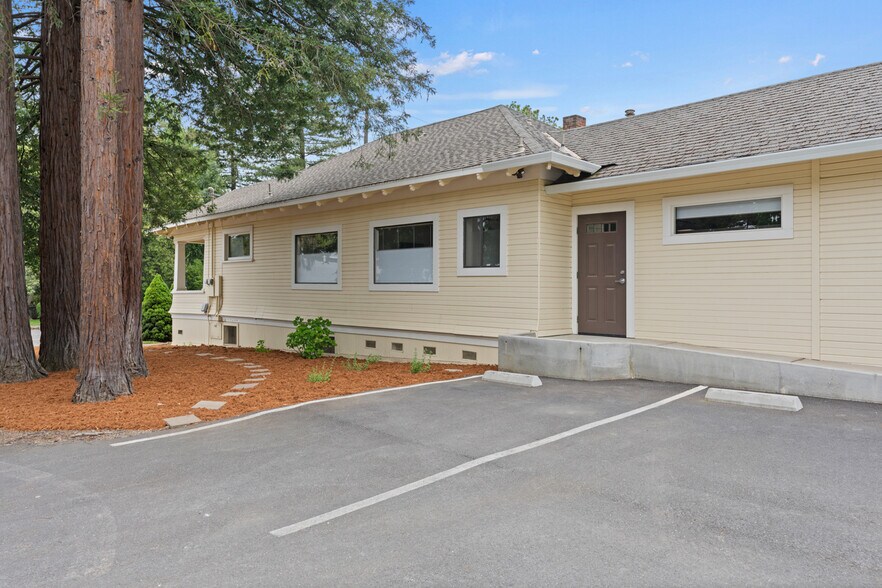 More Photos Of 660 N State St, Ukiah Medical For Sale