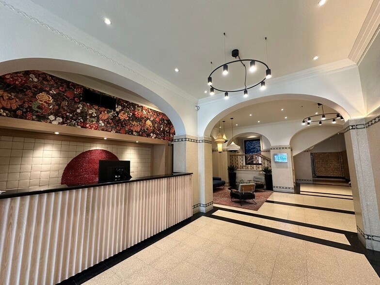 More Photos Of 328 S Jefferson St, Chicago Office For Lease