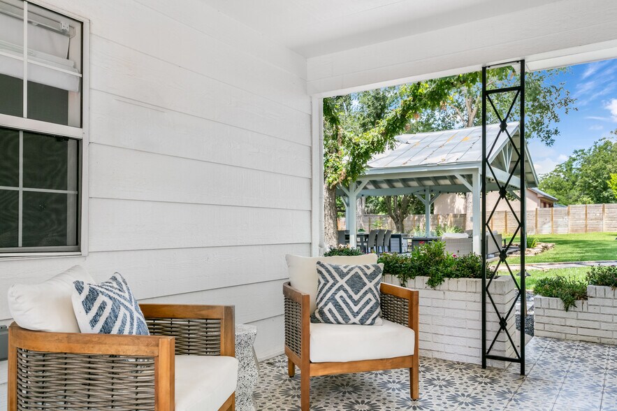 More Photos Of 508 N Orange St, Fredericksburg Specialty For Sale