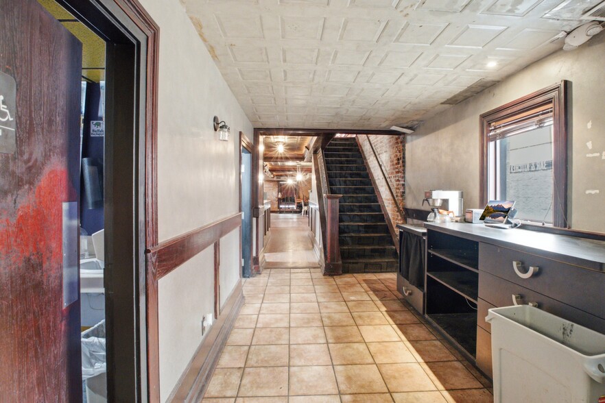 More Photos Of 297 Franklin St, Buffalo Restaurant For Lease
