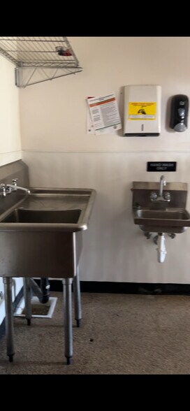 More Photos Of 10052 S Highway 69, Mayer Restaurant For Lease