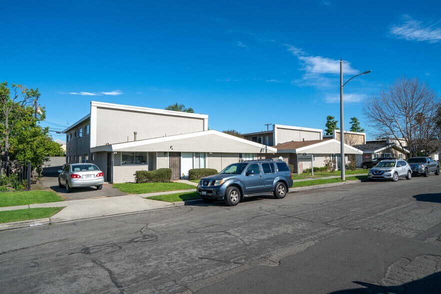 More Photos Of 2109 E Westport Dr, Anaheim Apartments For Sale