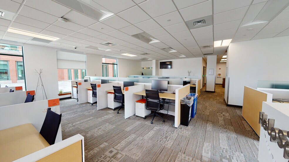 More Photos Of 1 Harbour Pl, Portsmouth Office For Lease