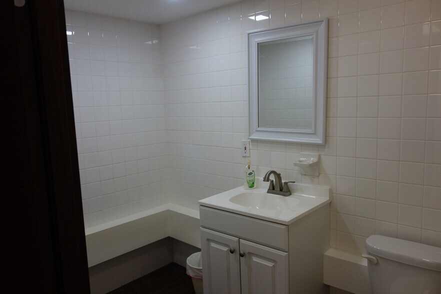 More Photos Of 6433 98th St, Rego Park Healthcare For Lease