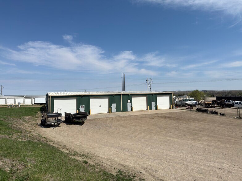 More Photos Of 2107 37th St, Mandan Warehouse For Sale