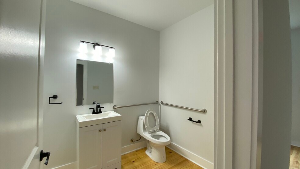 More Photos Of 1718 Saint Ann St, New Orleans Office For Lease