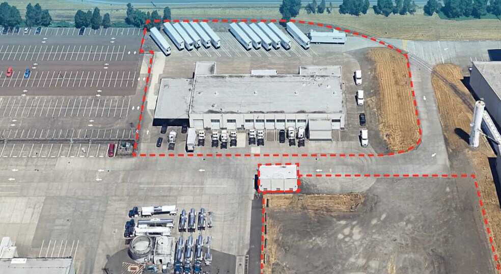 Primary Photo Of 16800 SE Evelyn St, Clackamas Truck Terminal For Lease