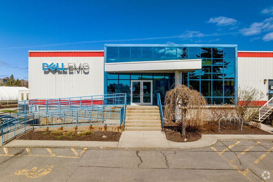 More Photos Of 2680 Queensview Dr, Ottawa Light Manufacturing For Lease