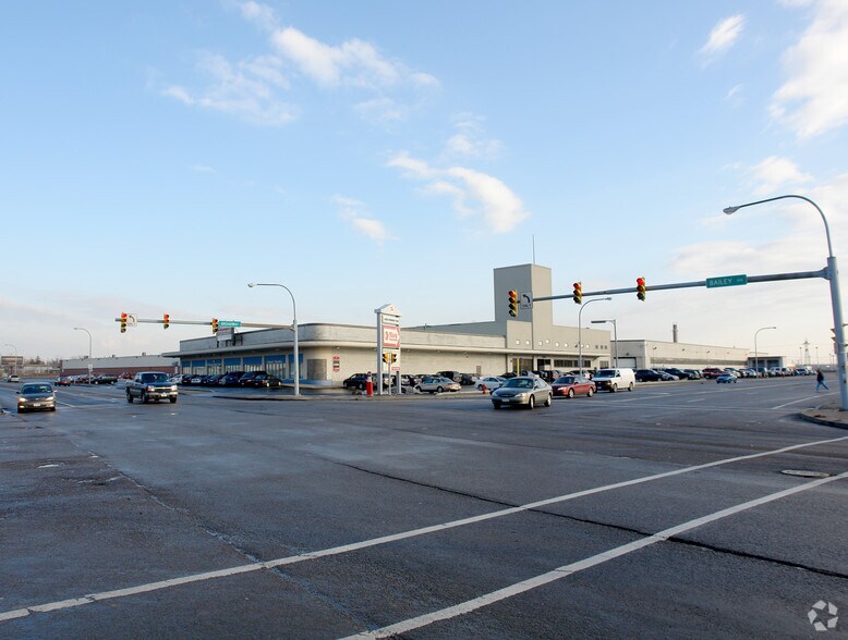 Primary Photo Of 1700 Broadway St, Buffalo Manufacturing For Lease