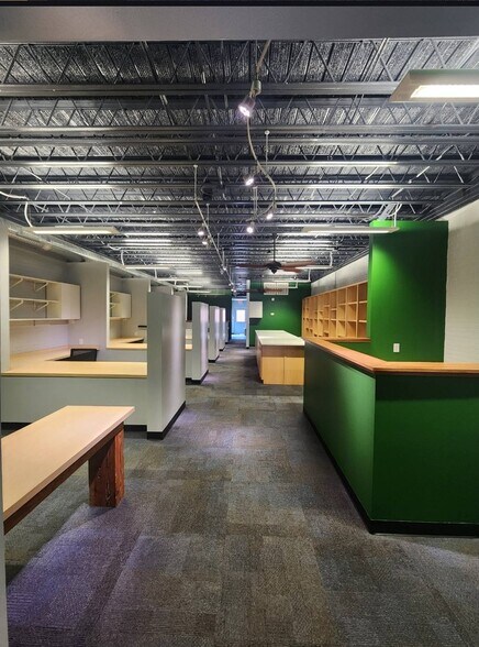 More Photos Of 408 S Spring St, Burlington Loft Creative Space For Lease
