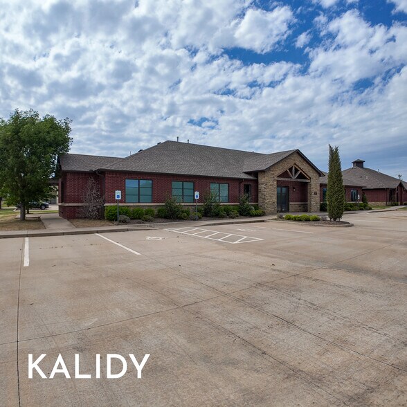 More Photos Of 2220 NW 164th St, Edmond Office For Sale