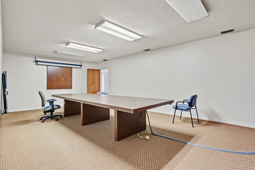 More Photos Of 12625 40th St N, Clearwater Warehouse For Sale