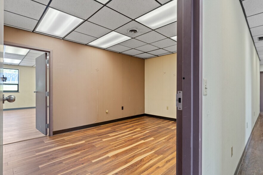 More Photos Of 63 Barlow Rd, Binghamton Distribution For Lease