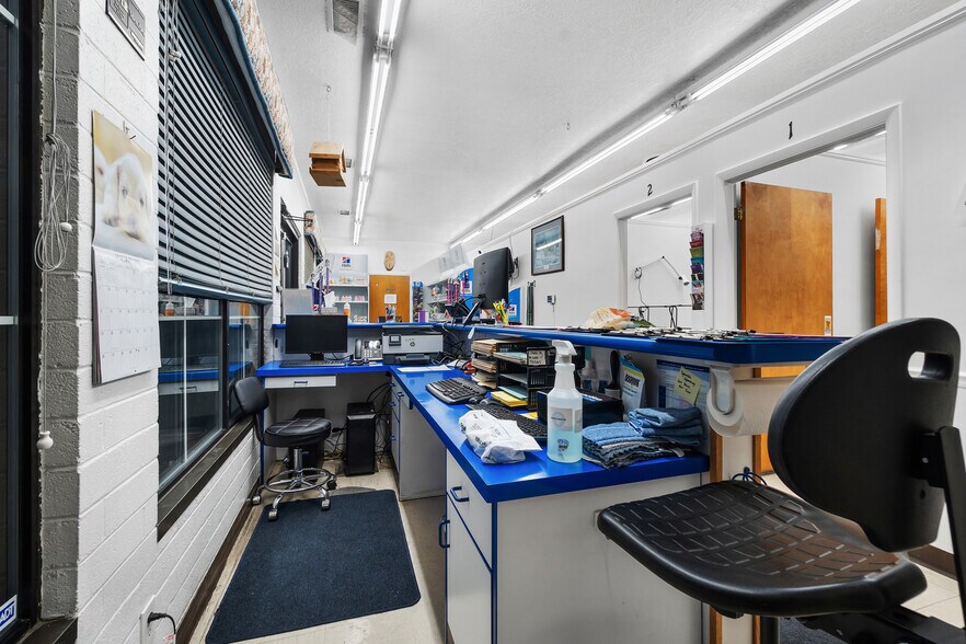 More Photos Of 208 S Washington Blvd, Ogden General Retail For Sale